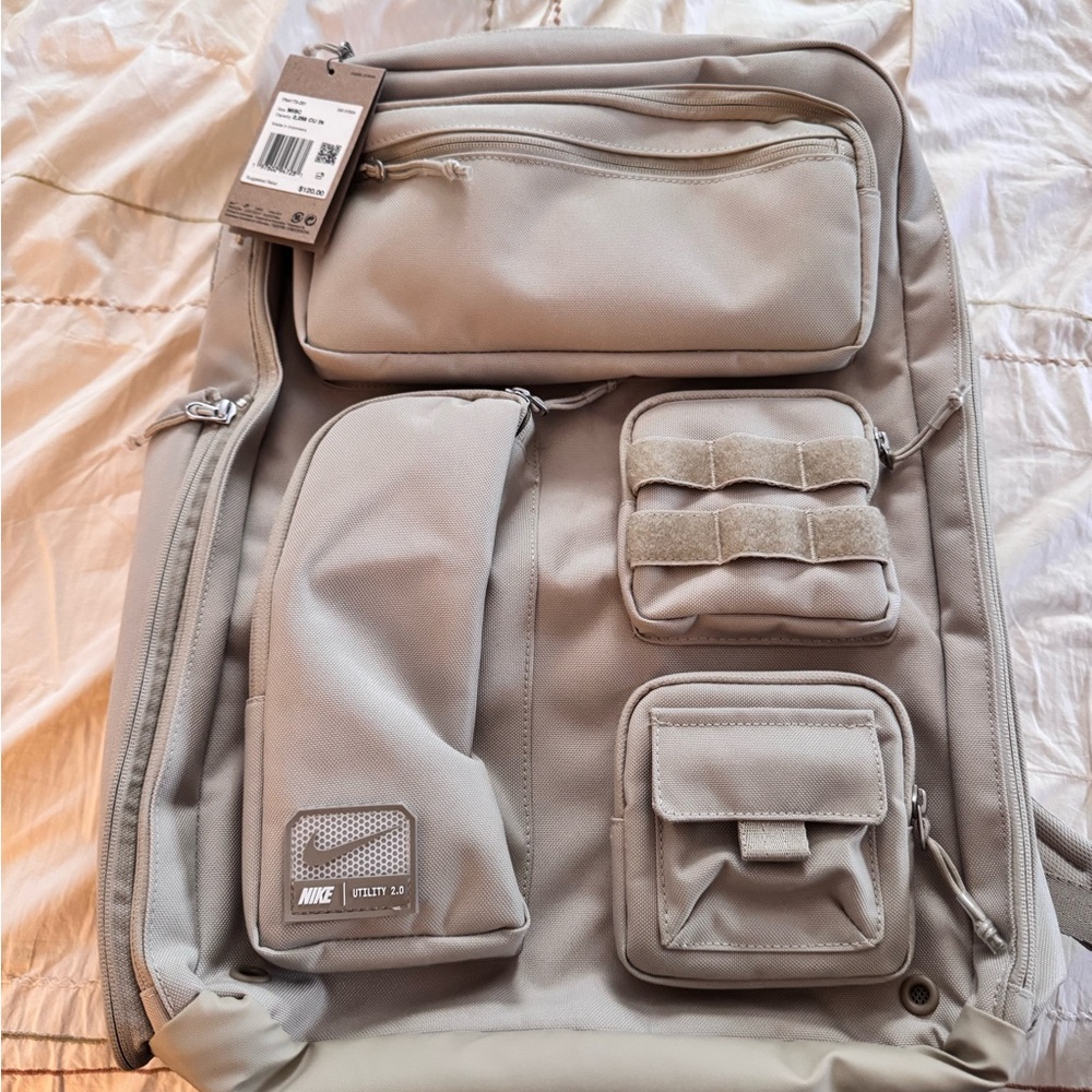 New Nike elite utility 2.0 backpack clamshell design
